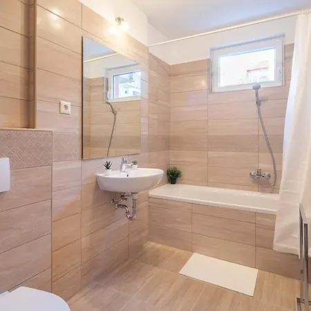 Appartement Modern & Cozy With Balcony *