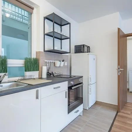 Modern & Cozy With Balcony Appartement *
