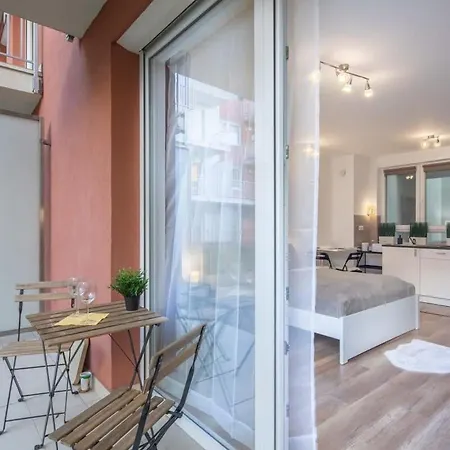 Apartment Modern & Cozy With Balcony *